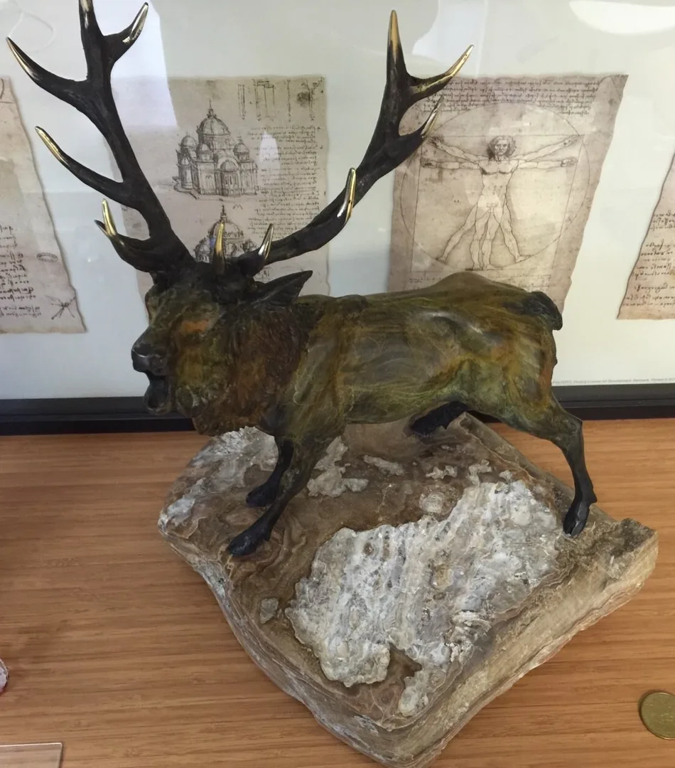 "Reed Deer" eseri ALEXANDER DAVİDOV tarafından Heykel tekniği ile yapılmıştır.