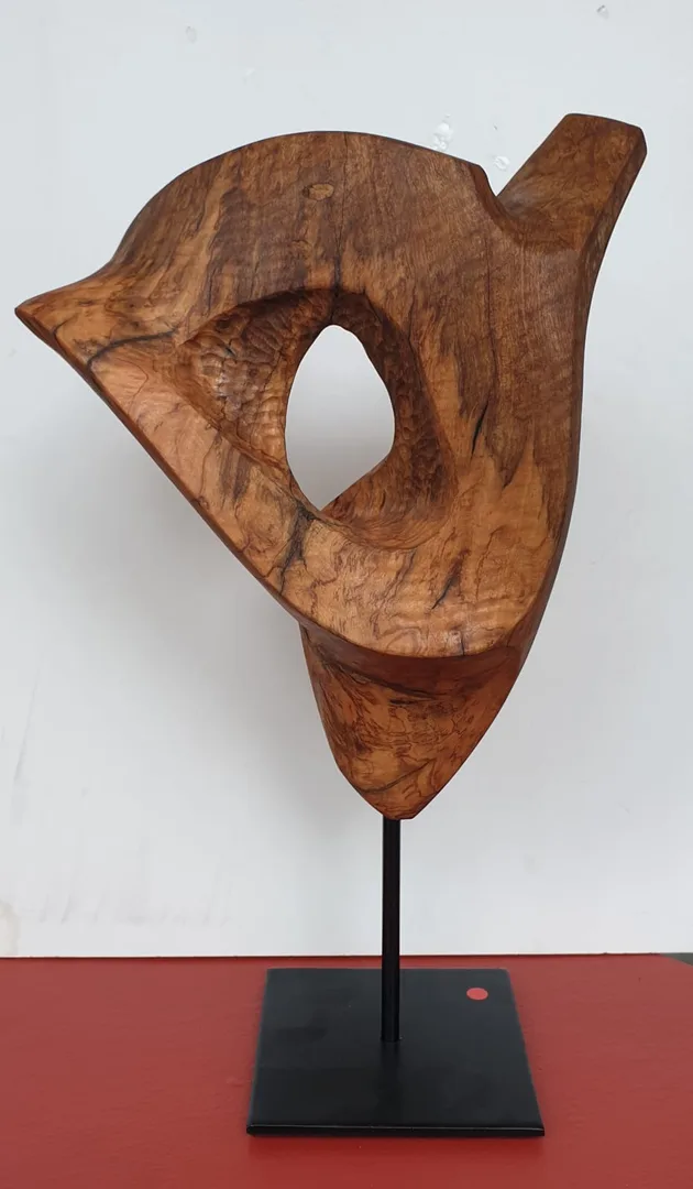 "İsimsiz" eseri AZİMET KARAMAN tarafından 2024 yılında 42x16x12 cm ölçülerinde Ahşap heykel - Zeytin ağacı tekniği ile yapılmıştır.