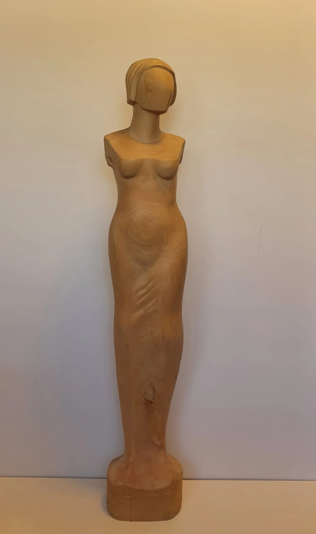 "İsimsiz" eseri AZİMET KARAMAN tarafından 2015 yılında 119x23x16 cm ölçülerinde Ahşap heykel tekniği ile yapılmıştır.