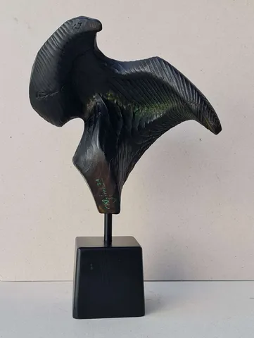 AZİMET KARAMAN — “Soyutlama”, 2023 "Soyutlama" eseri AZİMET KARAMAN tarafından 2023 yılında 34x23x17 cm ölçülerinde Ahşap Yontu - Sedir tekniği ile yapılmıştır.