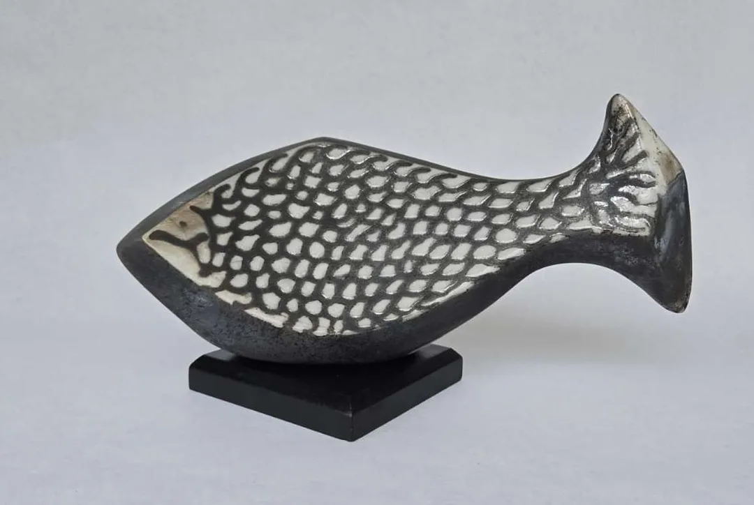 yakınlaştır "İsimsiz" eseri BETÜL DEMİR tarafından 2012 yılında 12x26x15 cm ölçülerinde Seramik, Raku Tekniği tekniği ile yapılmıştır.