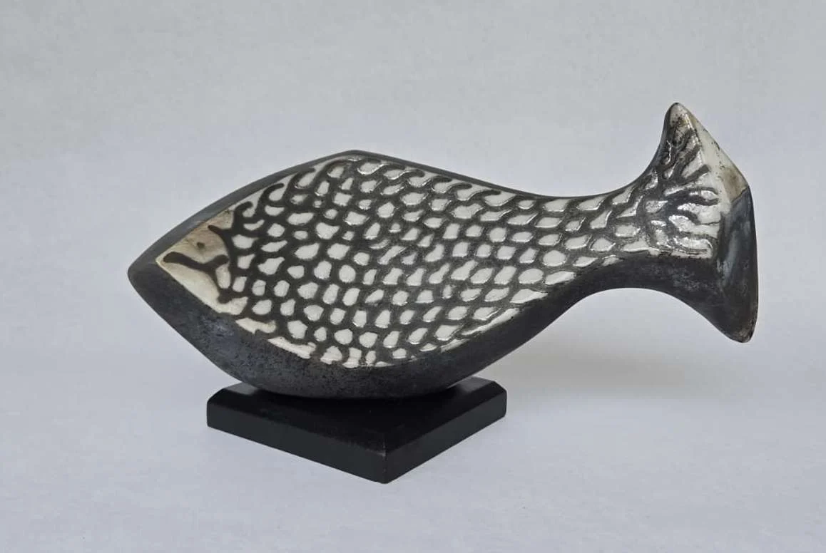 "İsimsiz" eseri BETÜL DEMİR tarafından 2012 yılında 12x26x15 cm ölçülerinde Seramik, Raku Tekniği tekniği ile yapılmıştır.
