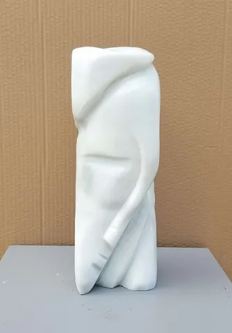 DEMET KAYA — “İsimsiz”, 2021 "İsimsiz" eseri DEMET KAYA tarafından 2021 yılında 34x12x11 cm ölçülerinde Mermer Heykel tekniği ile yapılmıştır.