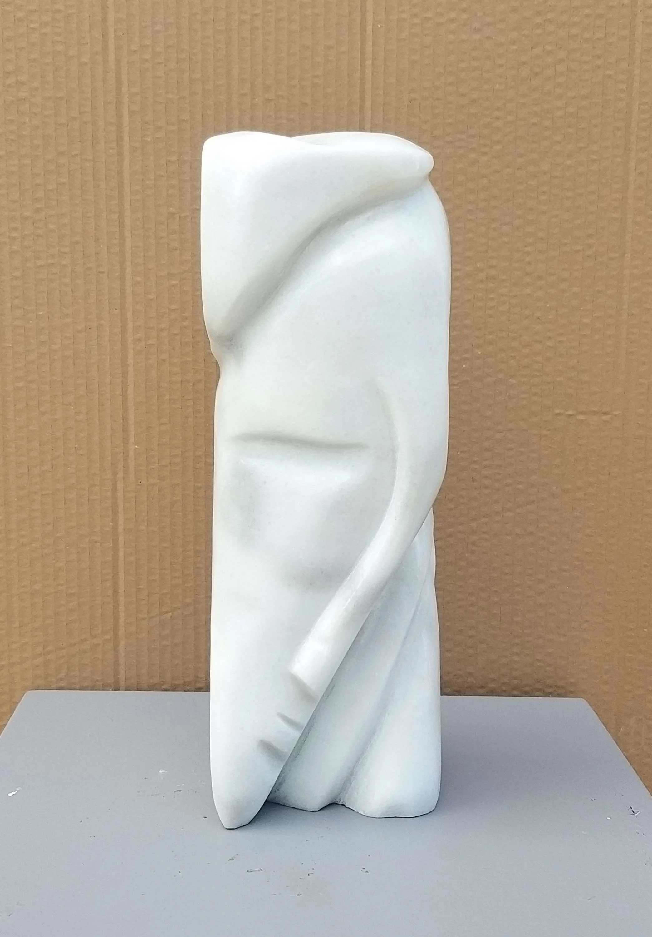 "İsimsiz" eseri DEMET KAYA tarafından 2021 yılında 34x12x11 cm ölçülerinde Mermer Heykel tekniği ile yapılmıştır.
