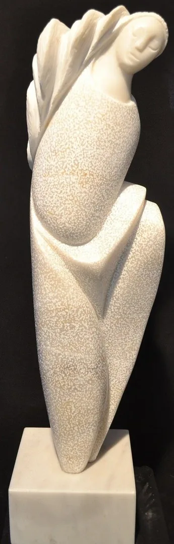 "Naz" eseri DİNÇER GÜNGÖRÜR tarafından 2012 yılında 76x20x18 cm ölçülerinde Afyon Mermeri tekniği ile yapılmıştır.