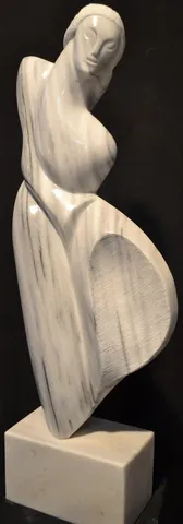 "Dans" eseri DİNÇER GÜNGÖRÜR tarafından 2012 yılında 76x28x12 cm ölçülerinde Marmara mermeri tekniği ile yapılmıştır.
