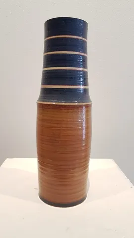 HASAN ŞAHBAZ — “İsimsiz” "İsimsiz" eseri HASAN ŞAHBAZ tarafından 37x11x11 cm ölçülerinde Seramik tekniği ile yapılmıştır.