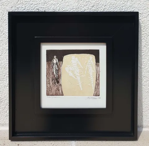 "İsimsiz" eseri HAYATİ MİSMAN tarafından 1986 yılında 20x20 cm ölçülerinde Gravür tekniği ile yapılmıştır.