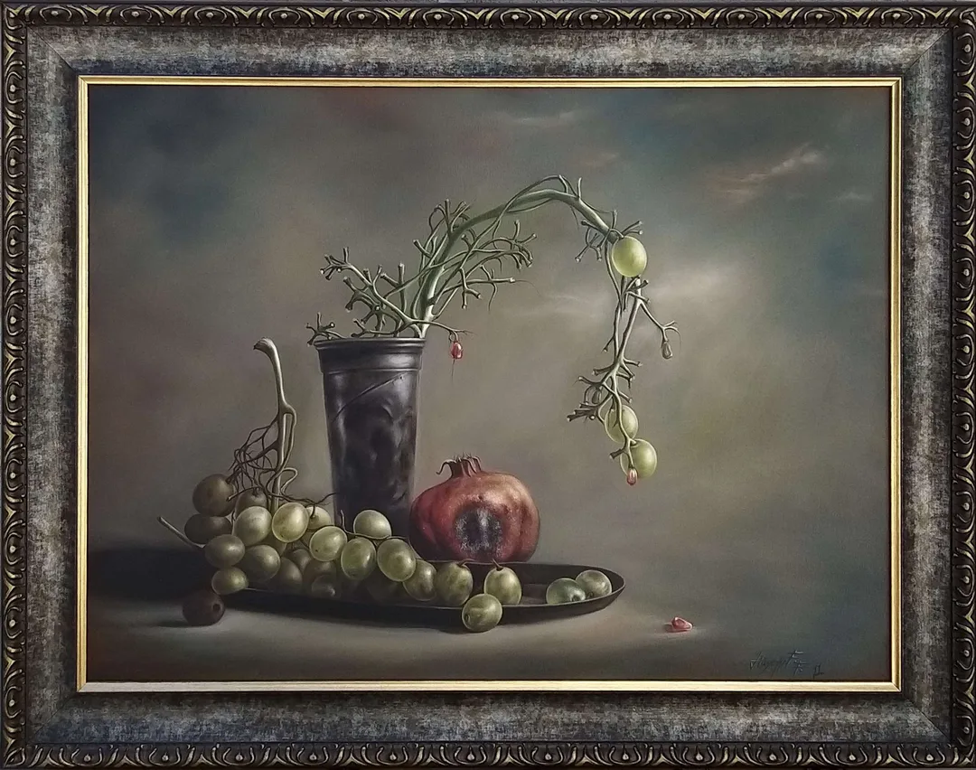 "Üzümlü Narlı Natürmort" eseri HÜSEYİN FEYZULLAH tarafından 60x80 cm ölçülerinde Tuval üzeri yağlı boya tekniği ile yapılmıştır.