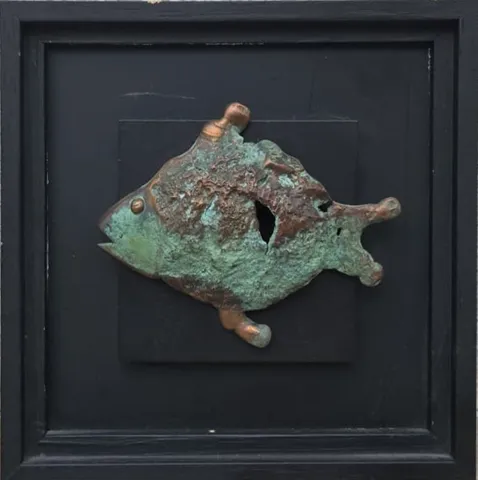 METİN KILIÇ — “İsimsiz”, 2012 "İsimsiz" eseri METİN KILIÇ tarafından 2012 yılında 12x12x3 cm ölçülerinde Bronz Döküm tekniği ile yapılmıştır.