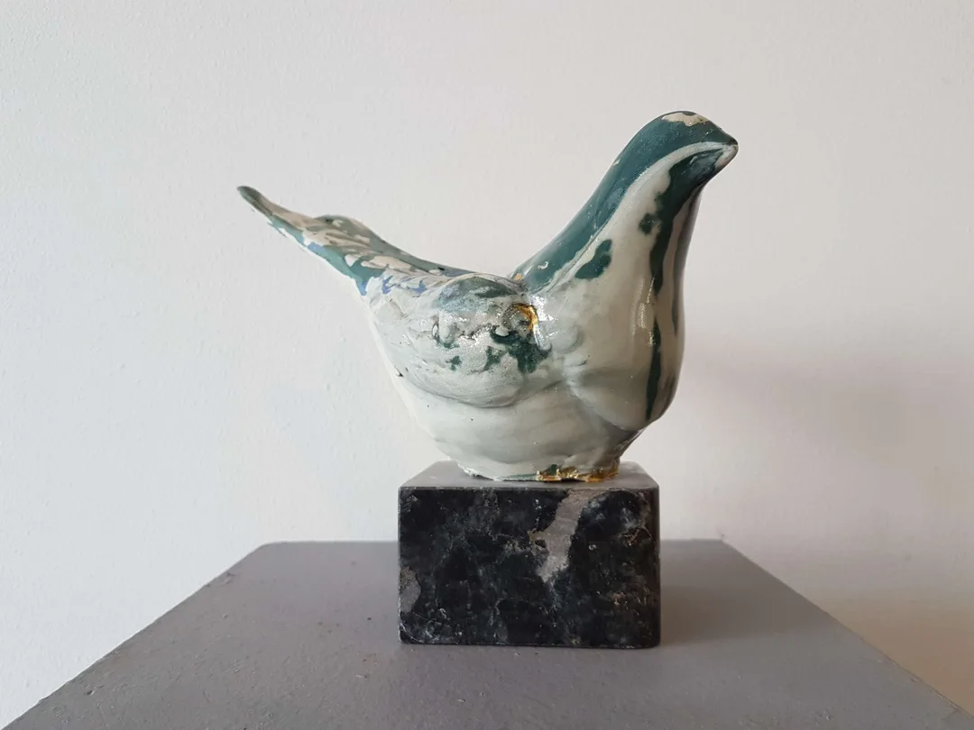 yakınlaştır "İsimsiz" eseri MİNE POYRAZ tarafından 2017 yılında 20x27x13 cm ölçülerinde Seramik tekniği ile yapılmıştır.