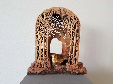 "İsimsiz" eseri MİNE POYRAZ tarafından 2018 yılında 30x25x8 cm ölçülerinde Seramik tekniği ile yapılmıştır.