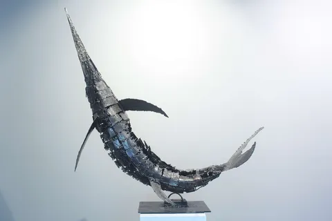"Kılıç balığı" eseri MURAT YILDIRIMÇAKAR tarafından 2017 yılında 138x120x58 cm ölçülerinde Metal tekniği ile yapılmıştır.