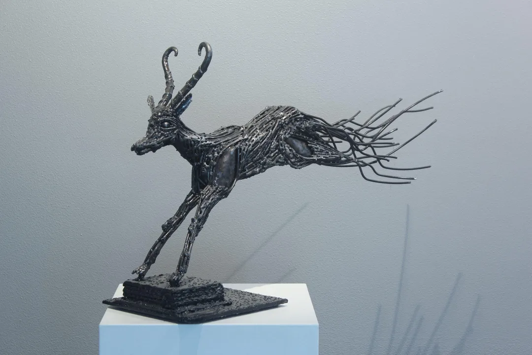 yakınlaştır "Antilop" eseri MURAT YILDIRIMÇAKAR tarafından 2017 yılında 76x44x20 cm ölçülerinde Metal tekniği ile yapılmıştır.