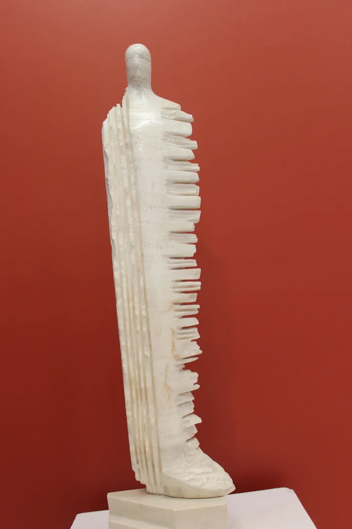yakınlaştır "Tek Tanrı" eseri MUSTAFA BULAT tarafından 83x25x13 cm ölçülerinde Mermer Heykel tekniği ile yapılmıştır.