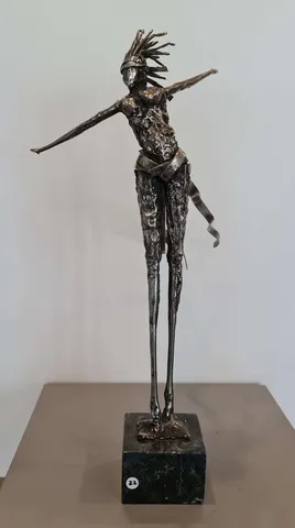 ÖZER AKTAŞ — “Dans 2”, 2019 "Dans 2" eseri ÖZER AKTAŞ tarafından 2019 yılında 47x22x29 cm ölçülerinde Metal Yontu tekniği ile yapılmıştır.