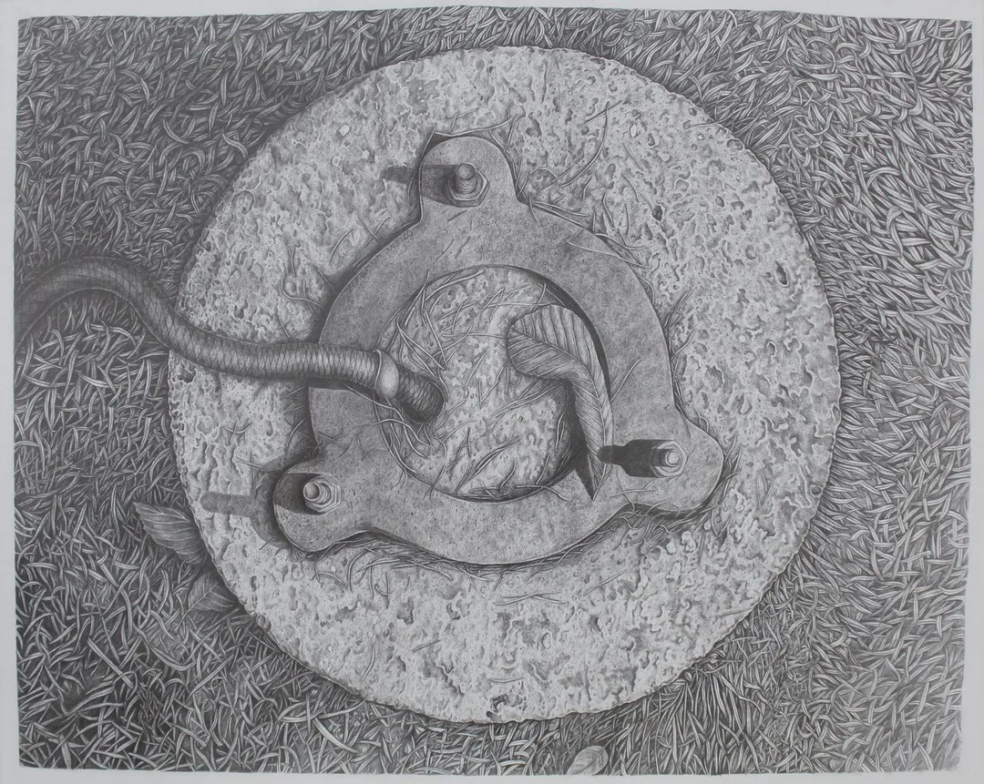 "İsimsiz" eseri ÖZLEM UĞUZ tarafından 46x57 cm ölçülerinde Kağıt üzeri kara kalem tekniği ile yapılmıştır.