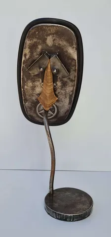 "Ayna-Maske" eseri SERKAN ERKOÇ tarafından 2023 yılında 54x20x20 cm ölçülerinde Tuval üzeri yağlı boya tekniği ile yapılmıştır.