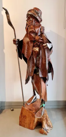 "Derviş" eseri ZEYNEL ABİDİN KOŞARCA tarafından 2020 yılında 150x50x50 cm ölçülerinde Metal tekniği ile yapılmıştır.