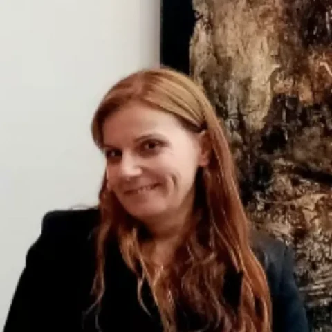 EMİNE BIYIKLI