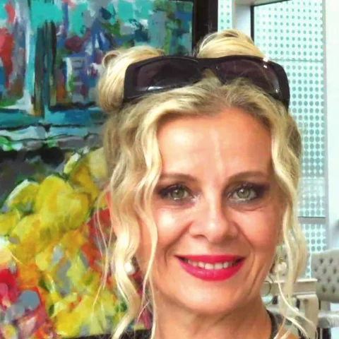 NADİRE ÖZBEK