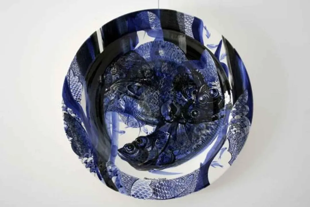 yakınlaştır "Duvar Tabağı" eseri SEMİH KAPLAN tarafından 2008 yılında 80x80 cm ölçülerinde Çini tekniği ile yapılmıştır.