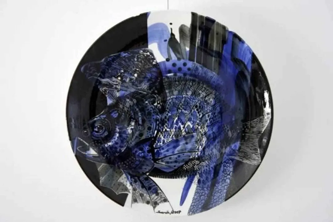 yakınlaştır "Duvar Tabağı" eseri SEMİH KAPLAN tarafından 2008 yılında 50x50 cm ölçülerinde Çini tekniği ile yapılmıştır.