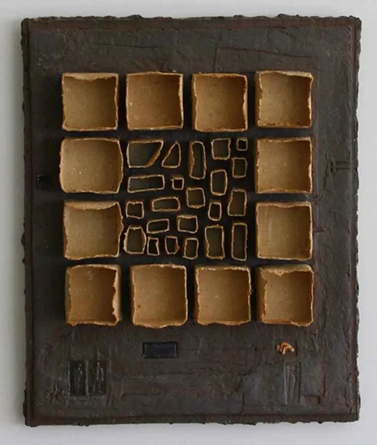 HASAN ŞAHBAZ — “isimsiz”, 2011 "isimsiz" eseri HASAN ŞAHBAZ tarafından 2011 yılında 35x29 cm ölçülerinde Seramik tekniği ile yapılmıştır.