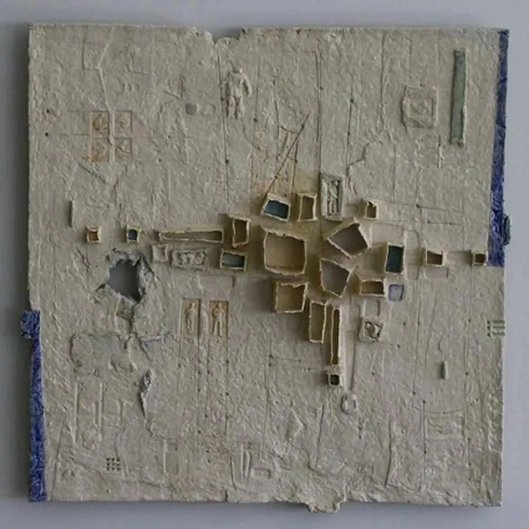 "isimsiz" eseri HASAN ŞAHBAZ tarafından 2011 yılında 38x38 cm ölçülerinde Seramik tekniği ile yapılmıştır.