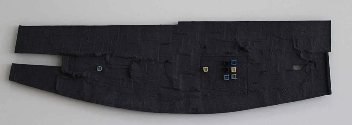 "isimsiz" eseri HASAN ŞAHBAZ tarafından 2011 yılında 19x66 cm ölçülerinde Seramik tekniği ile yapılmıştır.
