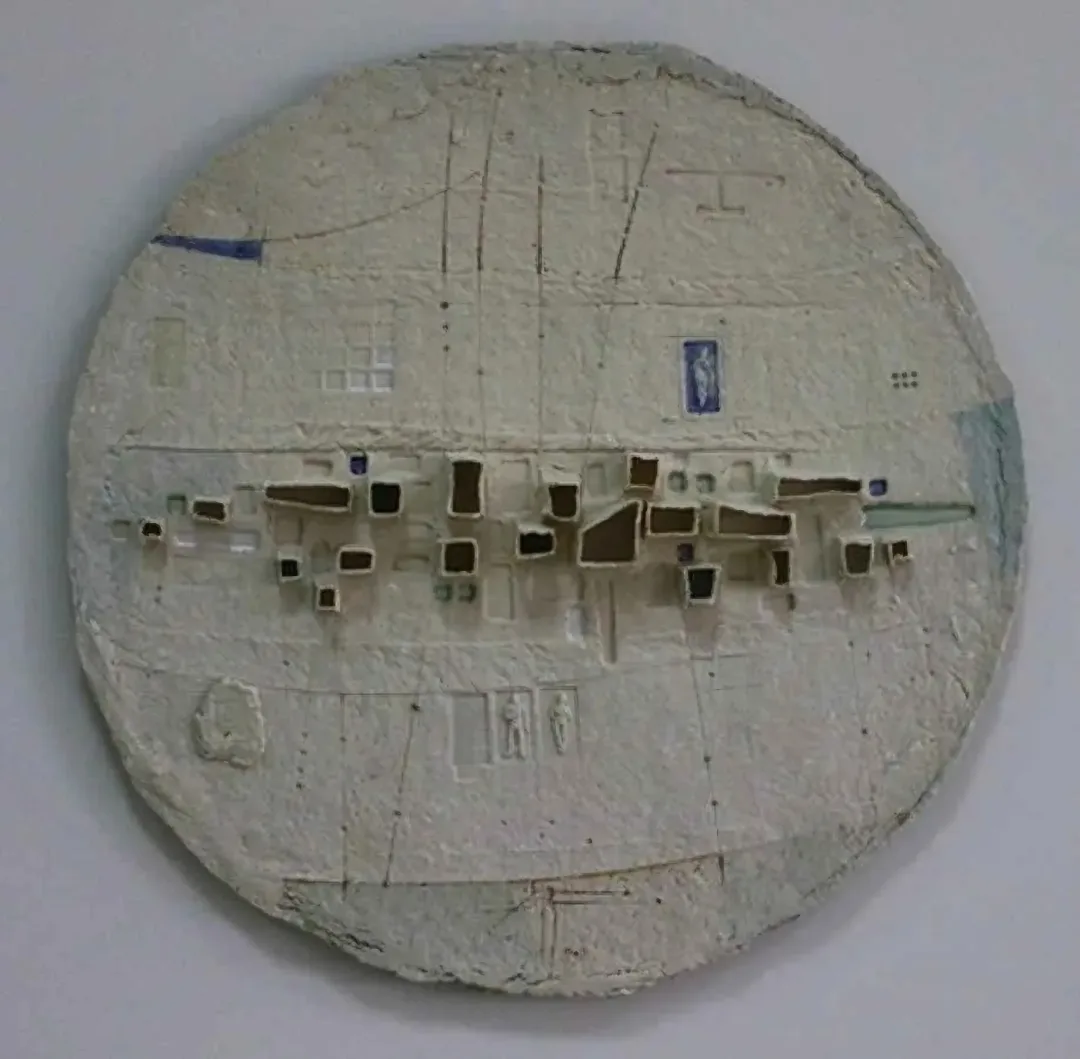 yakınlaştır "isimsiz" eseri HASAN ŞAHBAZ tarafından 2011 yılında 40x40 cm ölçülerinde Seramik tekniği ile yapılmıştır.