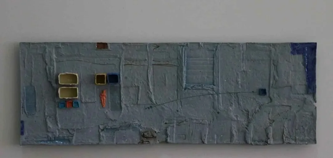 yakınlaştır "isimsiz" eseri HASAN ŞAHBAZ tarafından 2011 yılında 15x42 cm ölçülerinde Seramik tekniği ile yapılmıştır.