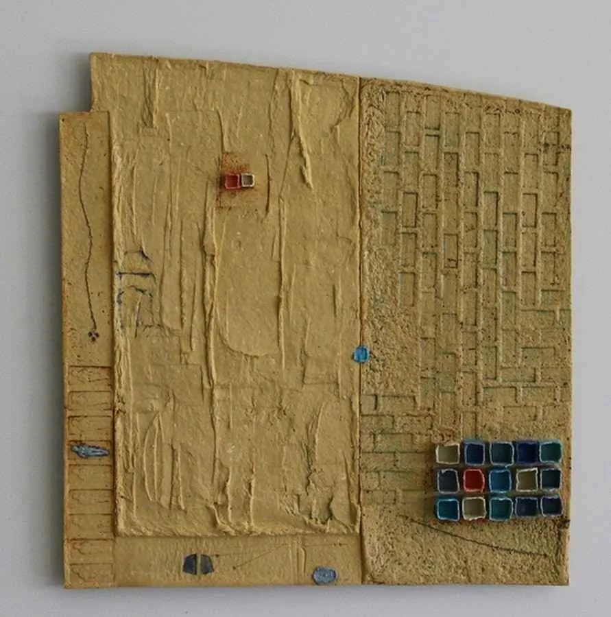 HASAN ŞAHBAZ — “isimsiz”, 2011 "isimsiz" eseri HASAN ŞAHBAZ tarafından 2011 yılında 36x34 cm ölçülerinde Seramik tekniği ile yapılmıştır.