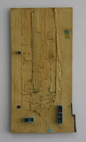 HASAN ŞAHBAZ — “isimsiz”, 2011 "isimsiz" eseri HASAN ŞAHBAZ tarafından 2011 yılında 40x20 cm ölçülerinde Seramik tekniği ile yapılmıştır.