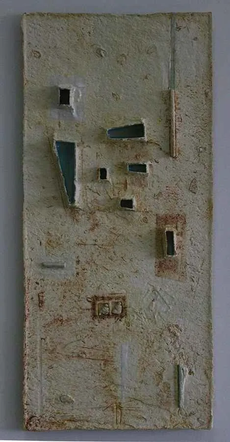 HASAN ŞAHBAZ — “isimsiz”, 2011 "isimsiz" eseri HASAN ŞAHBAZ tarafından 2011 yılında 50x23 cm ölçülerinde Seramik tekniği ile yapılmıştır.