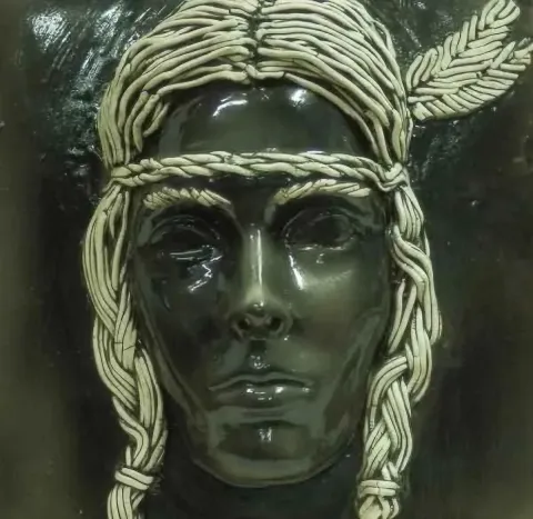 ÖZGE SAADET YADİGAR — “isimsiz” "isimsiz" eseri ÖZGE SAADET YADİGAR tarafından 20x20 cm ölçülerinde yapılmıştır.