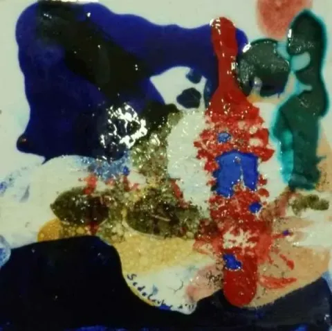 "isimsiz" eseri SEDA CEVHER KOCAOĞLU tarafından 20x20 cm ölçülerinde yapılmıştır.