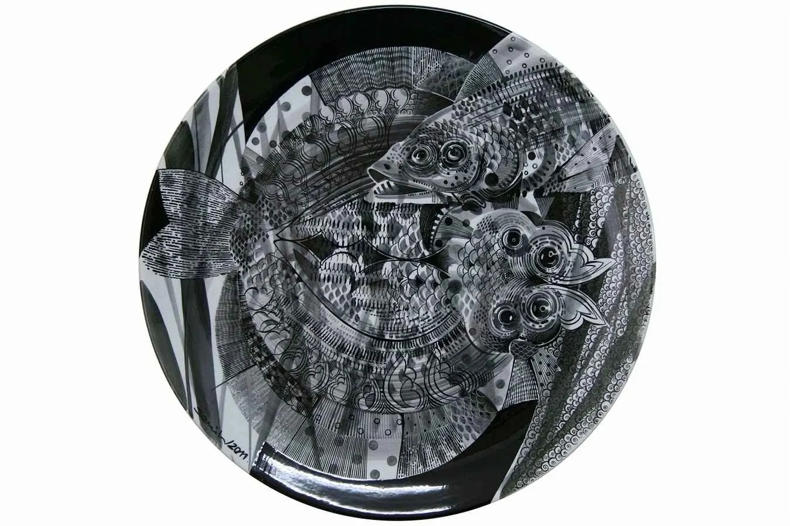 "isimsiz" eseri SEMİH KAPLAN tarafından 2011 yılında 51x51 cm ölçülerinde Çini duvar tabağı tekniği ile yapılmıştır.