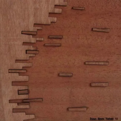 "isimsiz" eseri İHSAN EMRE TURHAN tarafından 20x20 cm ölçülerinde yapılmıştır.