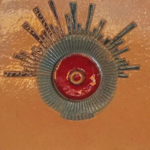 "isimsiz" eseri MURAT PAZARCIK tarafından 20x20 cm ölçülerinde yapılmıştır.
