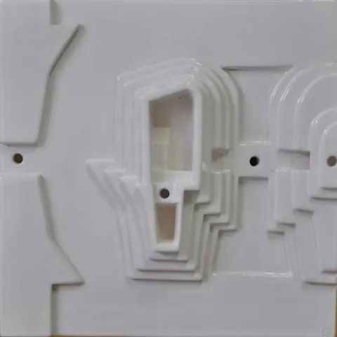 "isimsiz" eseri ORÇUN AKSAKAL tarafından 20x20 cm ölçülerinde yapılmıştır.