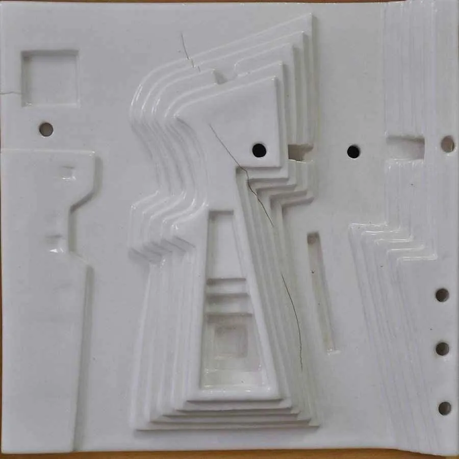 "isimsiz" eseri ORÇUN AKSAKAL tarafından 20x20 cm ölçülerinde yapılmıştır.