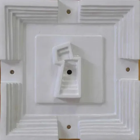 "isimsiz" eseri ORÇUN AKSAKAL tarafından 20x20 cm ölçülerinde yapılmıştır.
