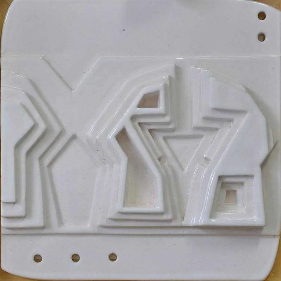 "isimsiz" eseri ORÇUN AKSAKAL tarafından 20x20 cm ölçülerinde yapılmıştır.