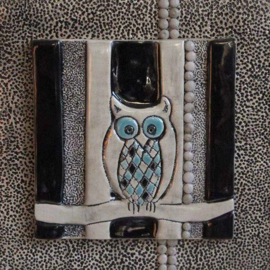 "isimsiz" eseri ÖZGÜR KAPTAN tarafından 20x20 cm ölçülerinde yapılmıştır.