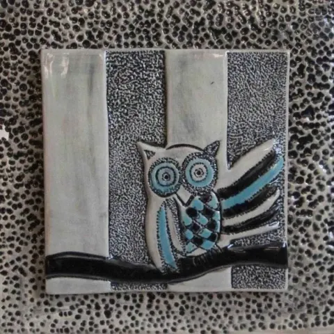 "isimsiz" eseri ÖZGÜR KAPTAN tarafından 20x20 cm ölçülerinde yapılmıştır.
