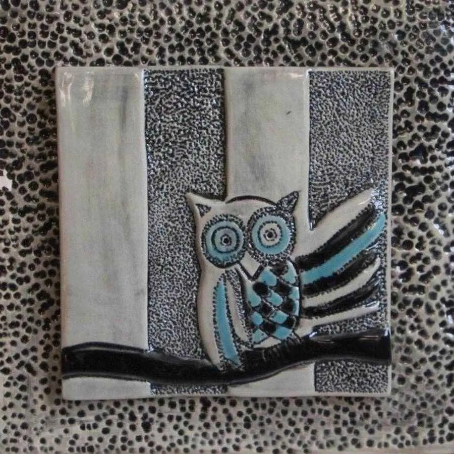 "isimsiz" eseri ÖZGÜR KAPTAN tarafından 20x20 cm ölçülerinde yapılmıştır.