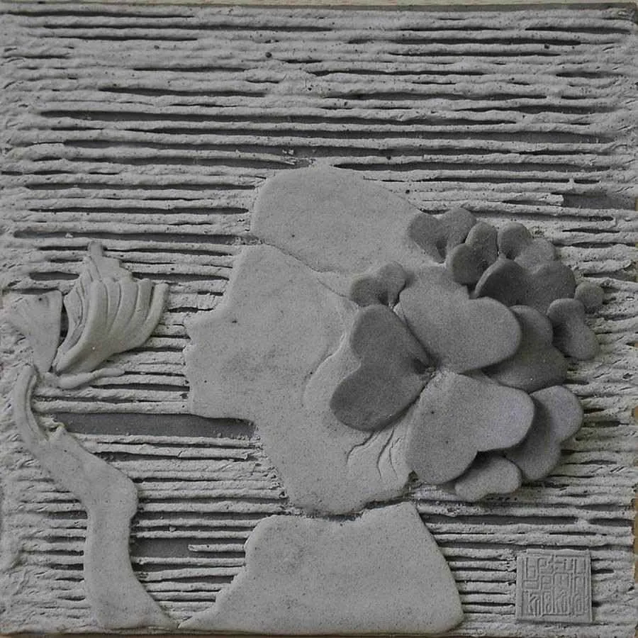 "isimsiz" eseri BETÜL DEMİR tarafından 20x20 cm ölçülerinde yapılmıştır.