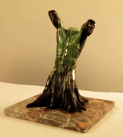 ALEXANDER DAVİDOV — “He”, 2013 "He" eseri ALEXANDER DAVİDOV tarafından 2013 yılında 27x24x20 cm ölçülerinde Bronz tekniği ile yapılmıştır.