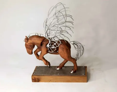 "Buzat" eseri ARİF ÇEKDERİ tarafından 2012 yılında 33x44x13 cm ölçülerinde Ahşap, metal tekniği ile yapılmıştır.